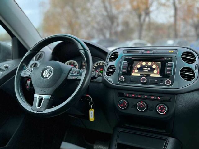 Серый Фольксваген Тигуан, объемом двигателя 2 л и пробегом 195 тыс. км за 10800 $, фото 18 на Automoto.ua