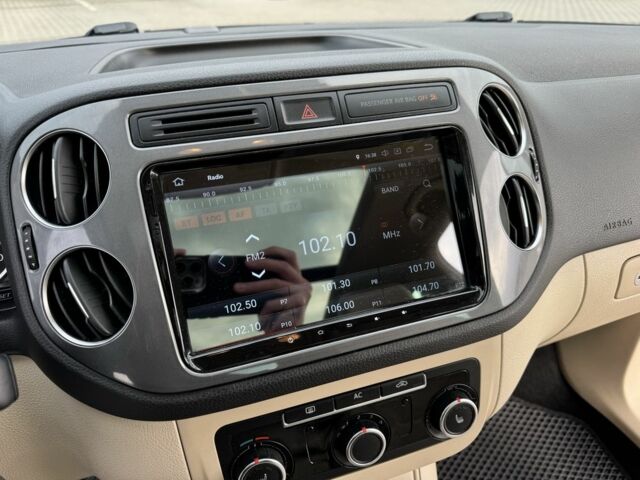 Сірий Фольксваген Тігуан, об'ємом двигуна 2 л та пробігом 184 тис. км за 11500 $, фото 11 на Automoto.ua