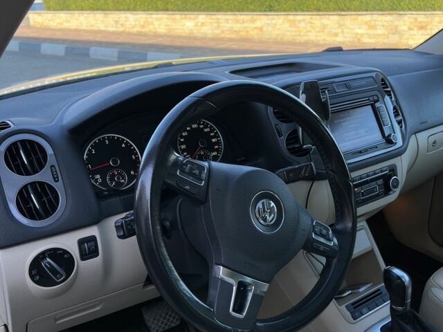 Сірий Фольксваген Тігуан, об'ємом двигуна 2 л та пробігом 245 тис. км за 17666 $, фото 3 на Automoto.ua