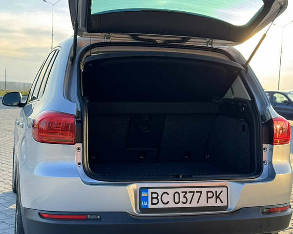 Серый Фольксваген Тигуан, объемом двигателя 2 л и пробегом 125 тыс. км за 14800 $, фото 12 на Automoto.ua