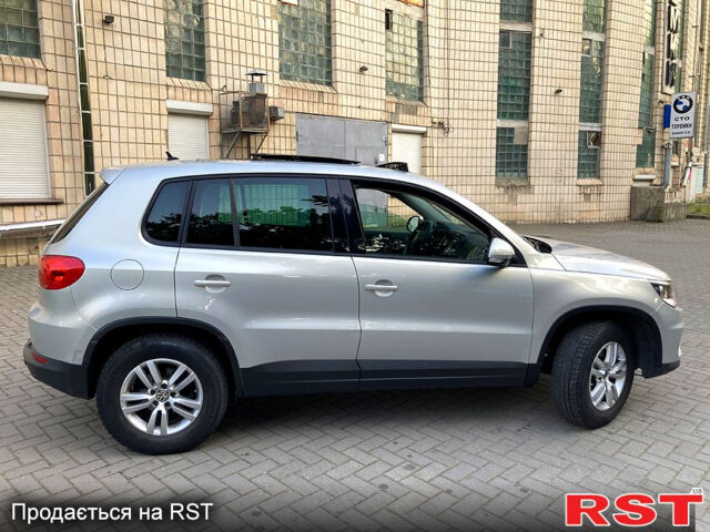 Серый Фольксваген Тигуан, объемом двигателя 2 л и пробегом 170 тыс. км за 12500 $, фото 8 на Automoto.ua