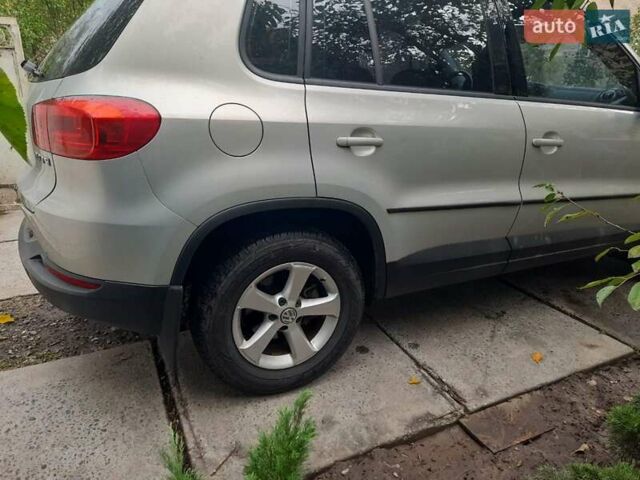 Сірий Фольксваген Тігуан, об'ємом двигуна 1.98 л та пробігом 175 тис. км за 15500 $, фото 2 на Automoto.ua