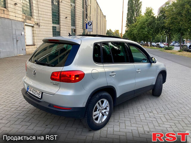 Серый Фольксваген Тигуан, объемом двигателя 2 л и пробегом 170 тыс. км за 12500 $, фото 7 на Automoto.ua