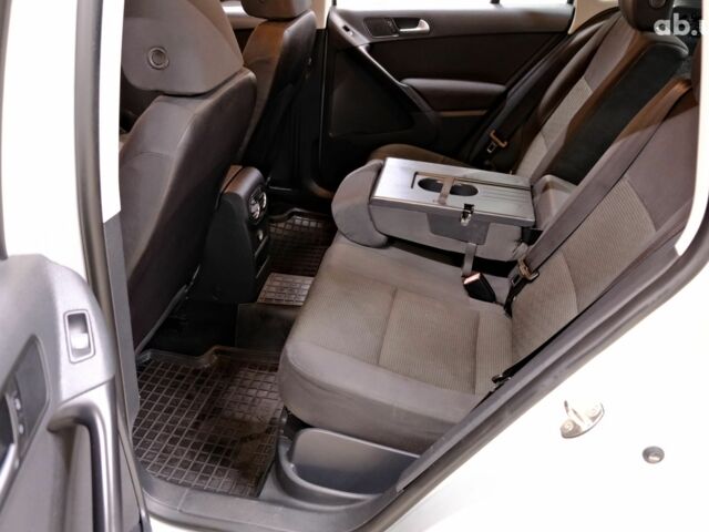 Серый Фольксваген Тигуан, объемом двигателя 2 л и пробегом 170 тыс. км за 9900 $, фото 7 на Automoto.ua