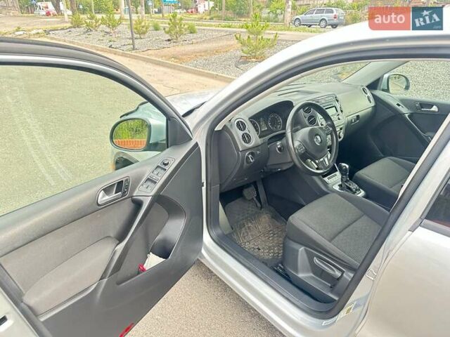 Сірий Фольксваген Тігуан, об'ємом двигуна 1.98 л та пробігом 132 тис. км за 11500 $, фото 11 на Automoto.ua