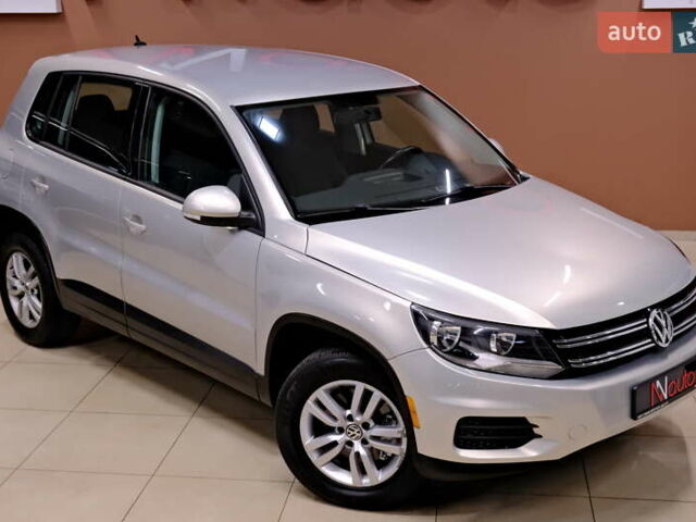 Сірий Фольксваген Тігуан, об'ємом двигуна 2 л та пробігом 170 тис. км за 9900 $, фото 5 на Automoto.ua
