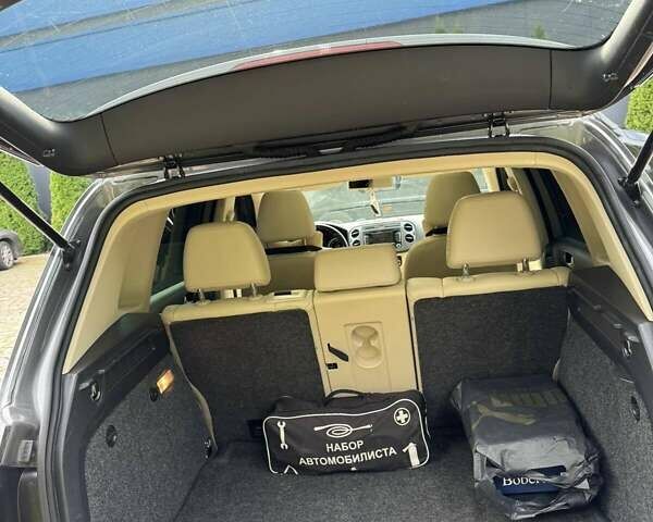 Серый Фольксваген Тигуан, объемом двигателя 1.98 л и пробегом 290 тыс. км за 9200 $, фото 10 на Automoto.ua