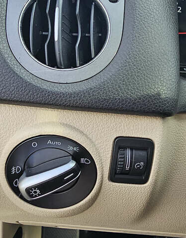 Серый Фольксваген Тигуан, объемом двигателя 2 л и пробегом 260 тыс. км за 13450 $, фото 30 на Automoto.ua