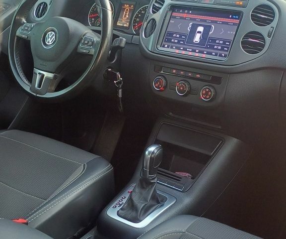 Серый Фольксваген Тигуан, объемом двигателя 2 л и пробегом 193 тыс. км за 10500 $, фото 12 на Automoto.ua