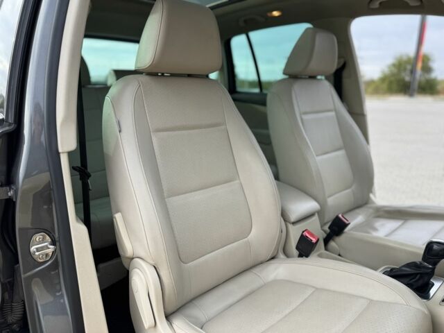 Сірий Фольксваген Тігуан, об'ємом двигуна 2 л та пробігом 184 тис. км за 11500 $, фото 14 на Automoto.ua