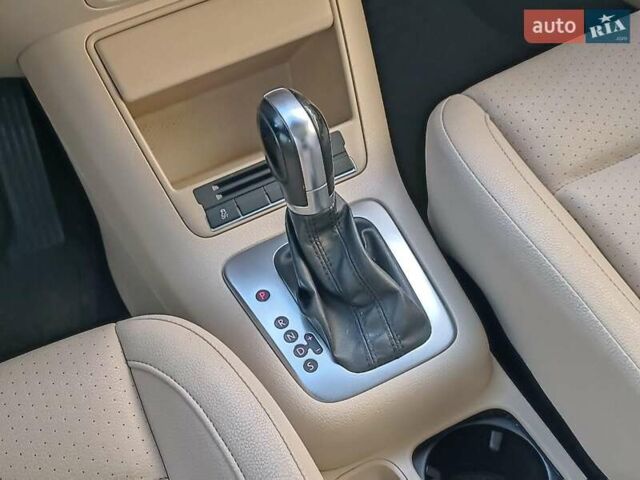 Серый Фольксваген Тигуан, объемом двигателя 2 л и пробегом 184 тыс. км за 10990 $, фото 16 на Automoto.ua