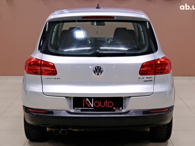 Серый Фольксваген Тигуан, объемом двигателя 2 л и пробегом 170 тыс. км за 9900 $, фото 5 на Automoto.ua