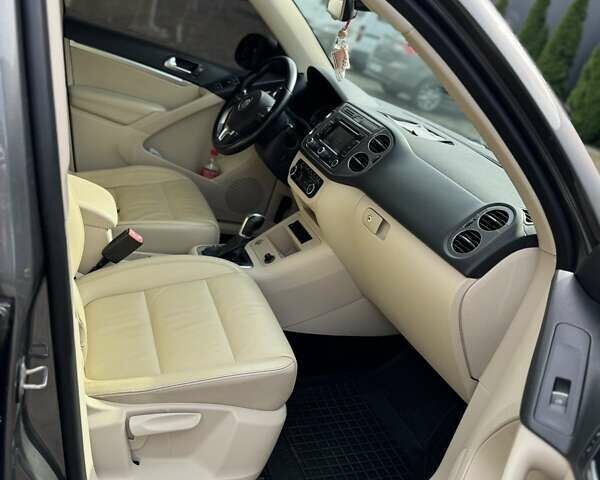 Серый Фольксваген Тигуан, объемом двигателя 1.98 л и пробегом 290 тыс. км за 9200 $, фото 16 на Automoto.ua