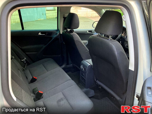 Серый Фольксваген Тигуан, объемом двигателя 2 л и пробегом 170 тыс. км за 12500 $, фото 12 на Automoto.ua