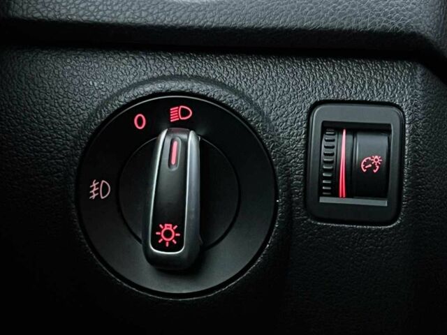 Серый Фольксваген Тигуан, объемом двигателя 2 л и пробегом 195 тыс. км за 10800 $, фото 16 на Automoto.ua