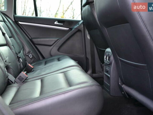 Сірий Фольксваген Тігуан, об'ємом двигуна 1.98 л та пробігом 310 тис. км за 10999 $, фото 19 на Automoto.ua