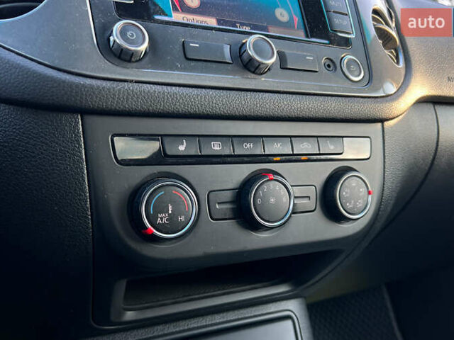 Серый Фольксваген Тигуан, объемом двигателя 2 л и пробегом 195 тыс. км за 10800 $, фото 11 на Automoto.ua