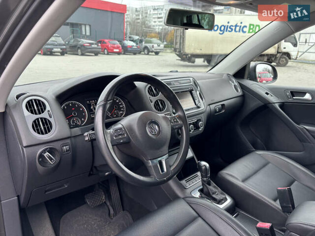 Серый Фольксваген Тигуан, объемом двигателя 1.98 л и пробегом 239 тыс. км за 11000 $, фото 7 на Automoto.ua