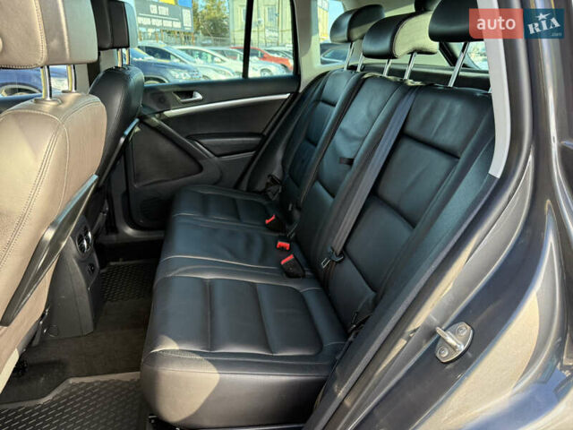 Серый Фольксваген Тигуан, объемом двигателя 2 л и пробегом 205 тыс. км за 15500 $, фото 41 на Automoto.ua