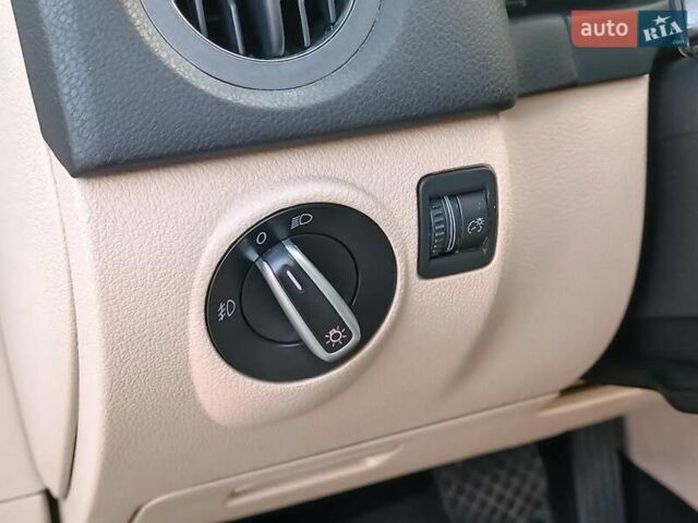 Серый Фольксваген Тигуан, объемом двигателя 2 л и пробегом 184 тыс. км за 10990 $, фото 21 на Automoto.ua