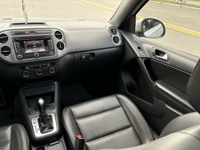 Фольксваген Тігуан 2012 у Кременчуге на Automoto.ua Сірий Фольксваген Тігуан, об'ємом двигуна 2 л та пробігом 250 тис. км за 11777 $, фото 21 на Automoto.ua