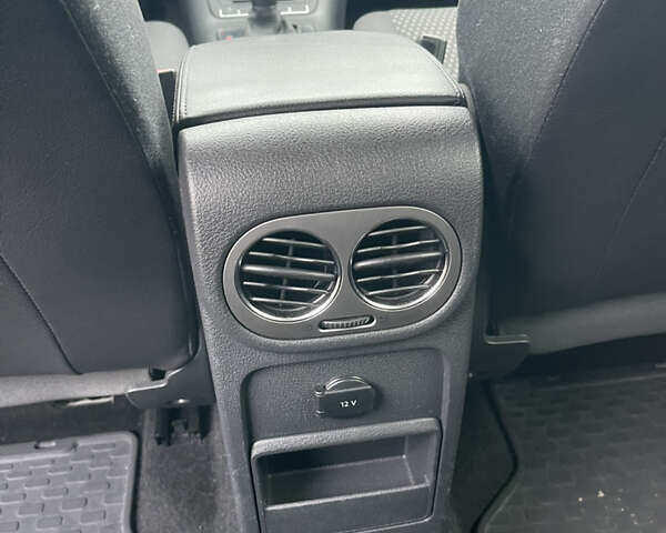 Сірий Фольксваген Тігуан, об'ємом двигуна 2 л та пробігом 120 тис. км за 12500 $, фото 17 на Automoto.ua