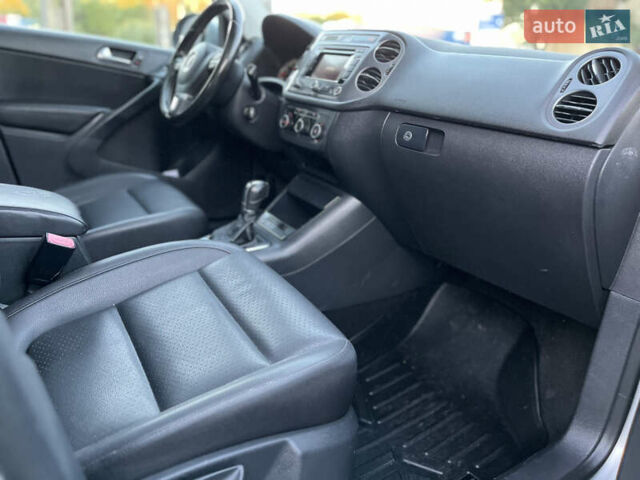 Сірий Фольксваген Тігуан, об'ємом двигуна 1.97 л та пробігом 251 тис. км за 9999 $, фото 17 на Automoto.ua