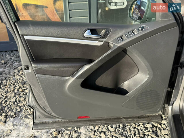 Серый Фольксваген Тигуан, объемом двигателя 2 л и пробегом 205 тыс. км за 15500 $, фото 43 на Automoto.ua