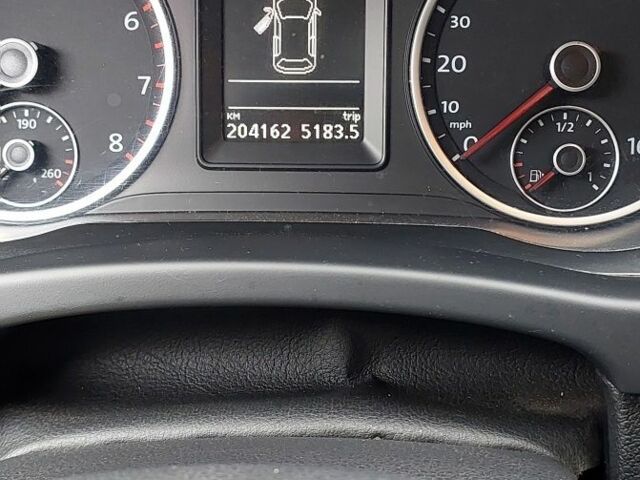 Сірий Фольксваген Тігуан, об'ємом двигуна 2 л та пробігом 205 тис. км за 12200 $, фото 12 на Automoto.ua