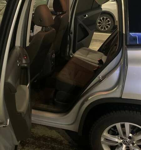 Сірий Фольксваген Тігуан, об'ємом двигуна 1.98 л та пробігом 211 тис. км за 12000 $, фото 5 на Automoto.ua