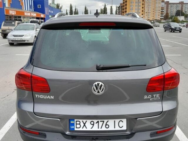 Сірий Фольксваген Тігуан, об'ємом двигуна 2 л та пробігом 204 тис. км за 11500 $, фото 4 на Automoto.ua