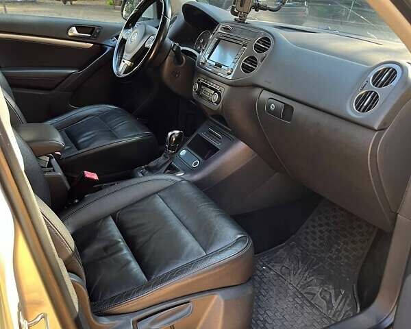 Серый Фольксваген Тигуан, объемом двигателя 1.98 л и пробегом 190 тыс. км за 12700 $, фото 11 на Automoto.ua