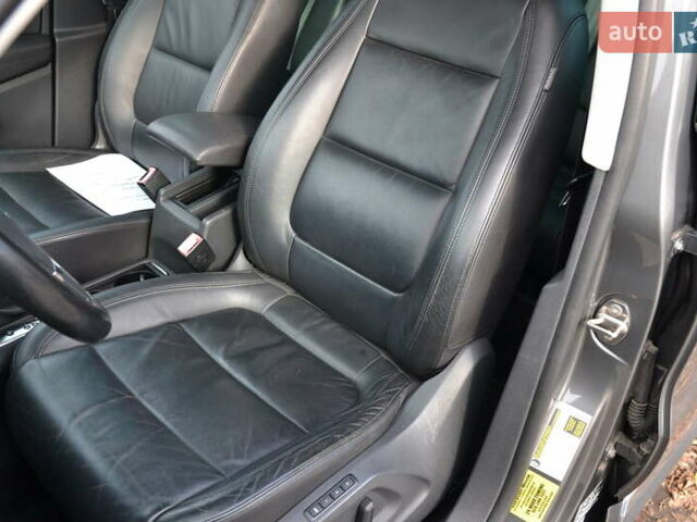 Сірий Фольксваген Тігуан, об'ємом двигуна 1.98 л та пробігом 310 тис. км за 10999 $, фото 12 на Automoto.ua