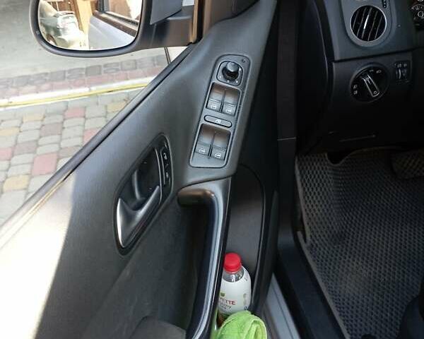 Серый Фольксваген Тигуан, объемом двигателя 2 л и пробегом 442 тыс. км за 11999 $, фото 13 на Automoto.ua