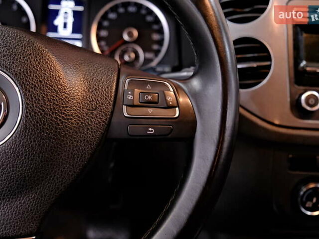 Сірий Фольксваген Тігуан, об'ємом двигуна 2 л та пробігом 170 тис. км за 9900 $, фото 19 на Automoto.ua