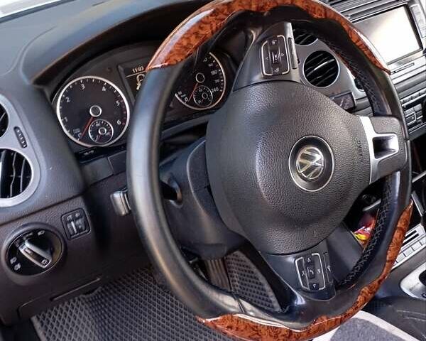 Серый Фольксваген Тигуан, объемом двигателя 2 л и пробегом 442 тыс. км за 11999 $, фото 14 на Automoto.ua