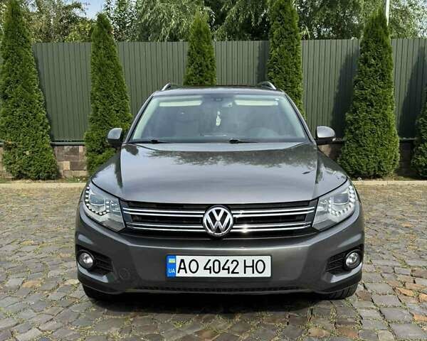 Серый Фольксваген Тигуан, объемом двигателя 1.98 л и пробегом 290 тыс. км за 9200 $, фото 2 на Automoto.ua