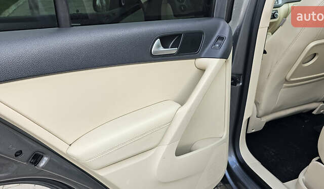 Серый Фольксваген Тигуан, объемом двигателя 2 л и пробегом 260 тыс. км за 13450 $, фото 34 на Automoto.ua