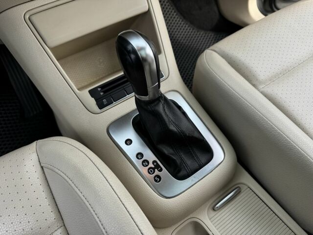 Сірий Фольксваген Тігуан, об'ємом двигуна 2 л та пробігом 184 тис. км за 11500 $, фото 13 на Automoto.ua