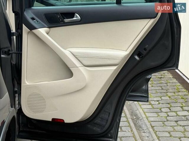 Серый Фольксваген Тигуан, объемом двигателя 1.98 л и пробегом 227 тыс. км за 10950 $, фото 31 на Automoto.ua