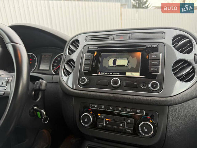 Серый Фольксваген Тигуан, объемом двигателя 1.97 л и пробегом 247 тыс. км за 14500 $, фото 17 на Automoto.ua