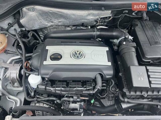 Сірий Фольксваген Тігуан, об'ємом двигуна 2 л та пробігом 255 тис. км за 9600 $, фото 18 на Automoto.ua