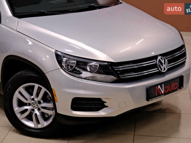 Сірий Фольксваген Тігуан, об'ємом двигуна 2 л та пробігом 170 тис. км за 9900 $, фото 6 на Automoto.ua