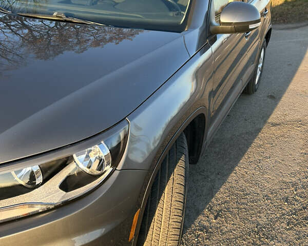 Серый Фольксваген Тигуан, объемом двигателя 1.98 л и пробегом 220 тыс. км за 11000 $, фото 18 на Automoto.ua