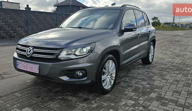 Серый Фольксваген Тигуан, объемом двигателя 2 л и пробегом 260 тыс. км за 13450 $, фото 1 на Automoto.ua