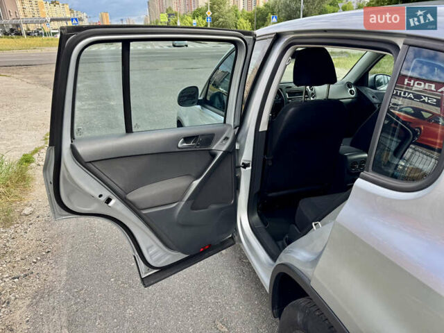 Серый Фольксваген Тигуан, объемом двигателя 1.98 л и пробегом 203 тыс. км за 10600 $, фото 19 на Automoto.ua