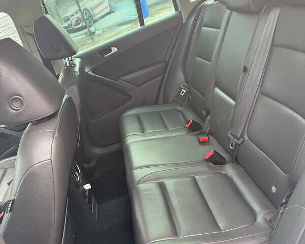 Серый Фольксваген Тигуан, объемом двигателя 1.98 л и пробегом 260 тыс. км за 10300 $, фото 10 на Automoto.ua