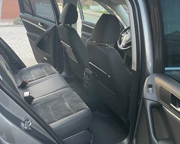 Серый Фольксваген Тигуан, объемом двигателя 1.97 л и пробегом 247 тыс. км за 14500 $, фото 10 на Automoto.ua