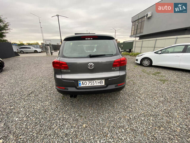 Серый Фольксваген Тигуан, объемом двигателя 1.98 л и пробегом 309 тыс. км за 9300 $, фото 6 на Automoto.ua