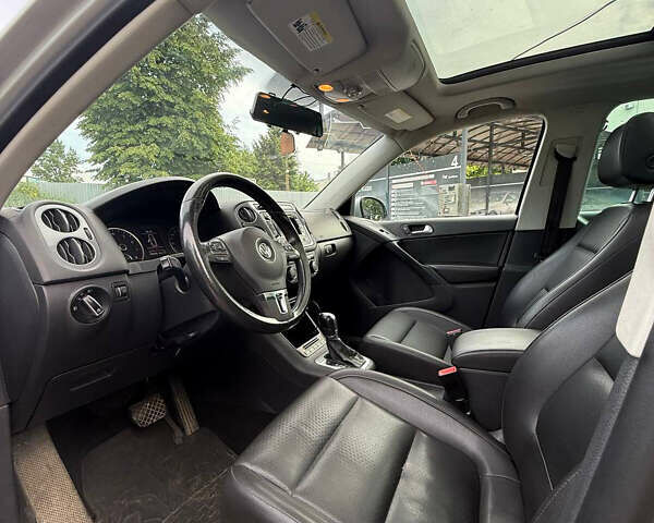 Серый Фольксваген Тигуан, объемом двигателя 1.98 л и пробегом 260 тыс. км за 10300 $, фото 2 на Automoto.ua